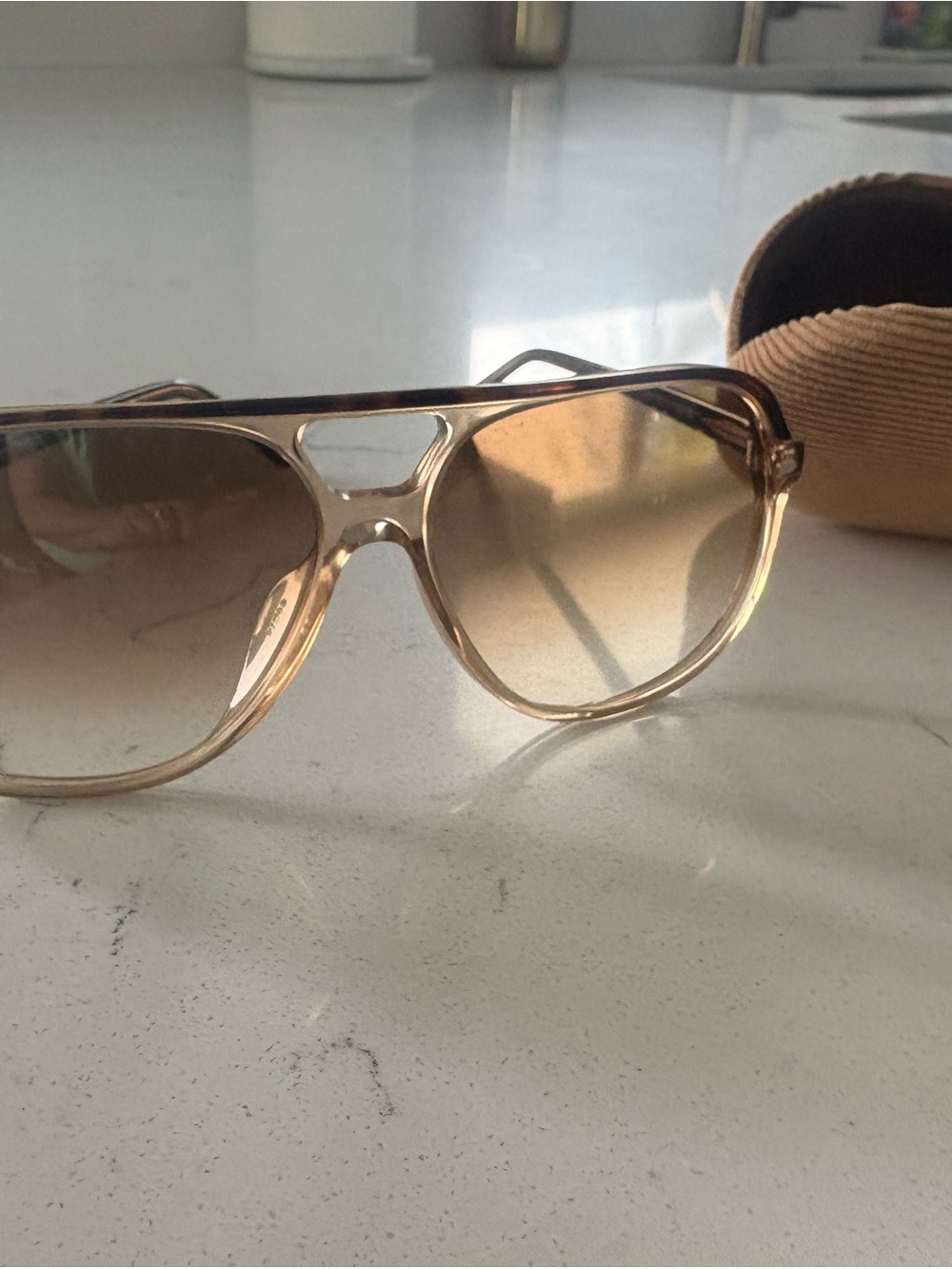 Ray Ban Aviator-Style Women's Sunglasses in Blonde/ Light Brown Gradient - Picture 3 of 6